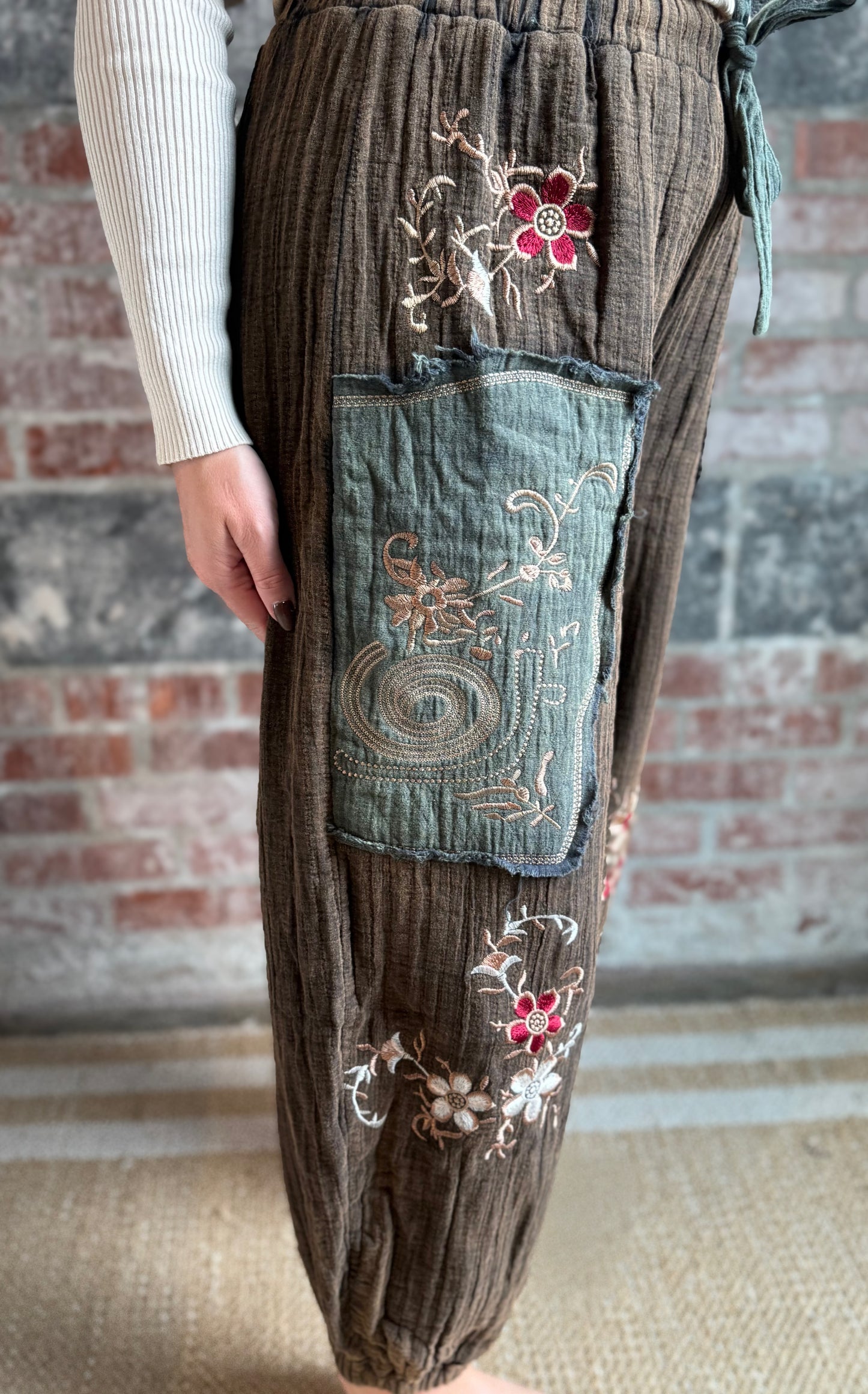 Black Flower Detail Pants